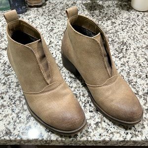Billabong booties